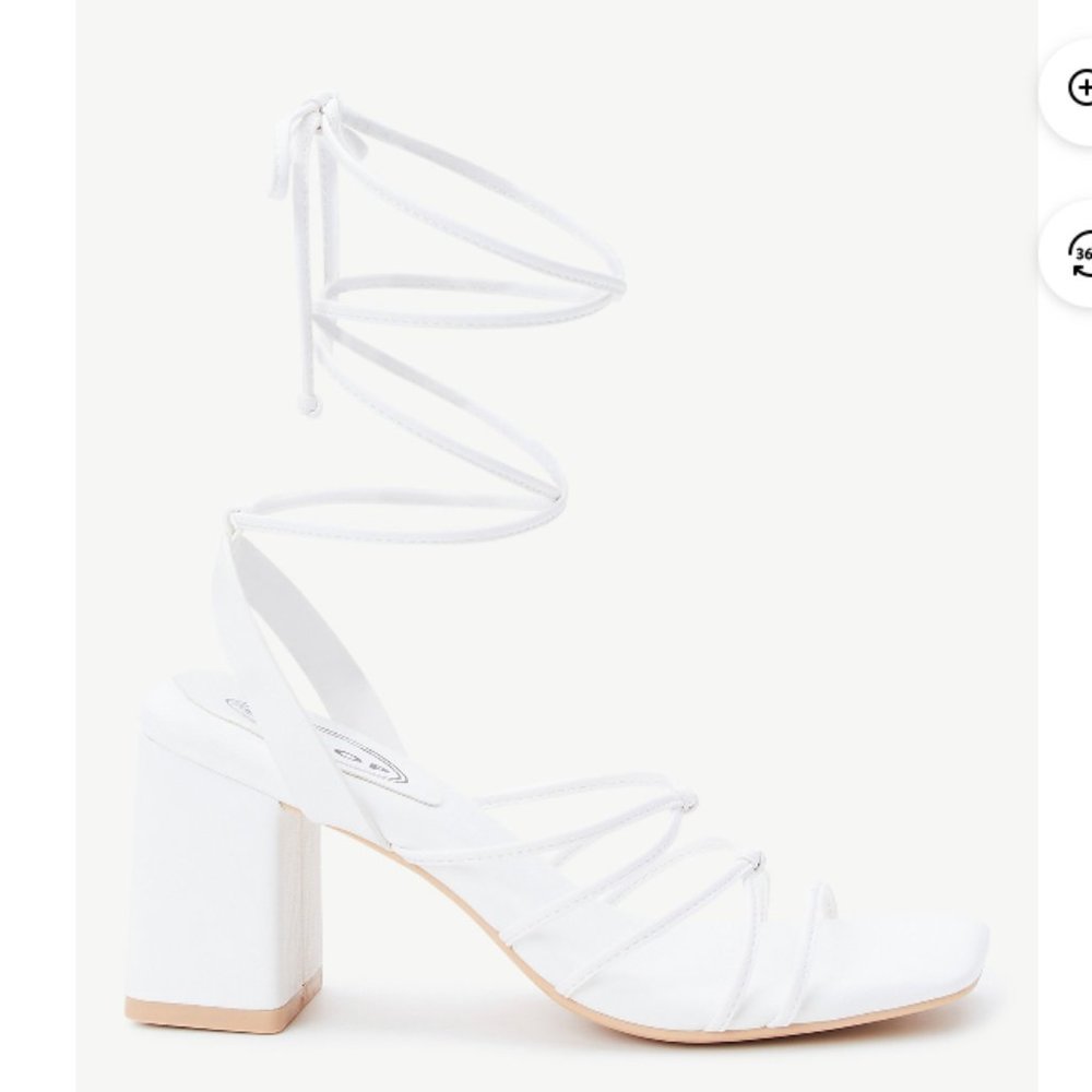 ISO! In Search of Scoop Strappy Sandals Size 7 - Picture 2 of 3
